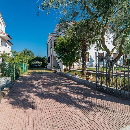 Apartments Dino Пореч Екстер'єр фото