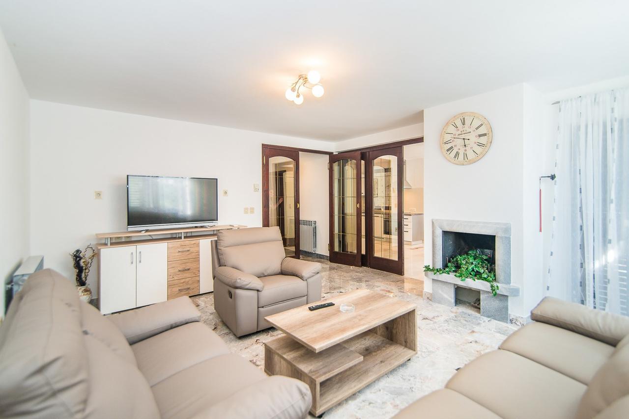 Apartments Dino Пореч Екстер'єр фото