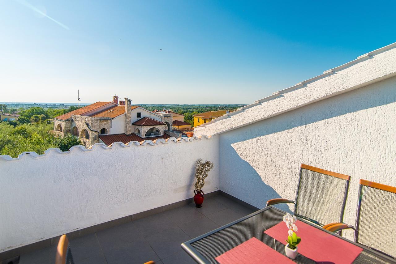 Apartments Dino Пореч Екстер'єр фото