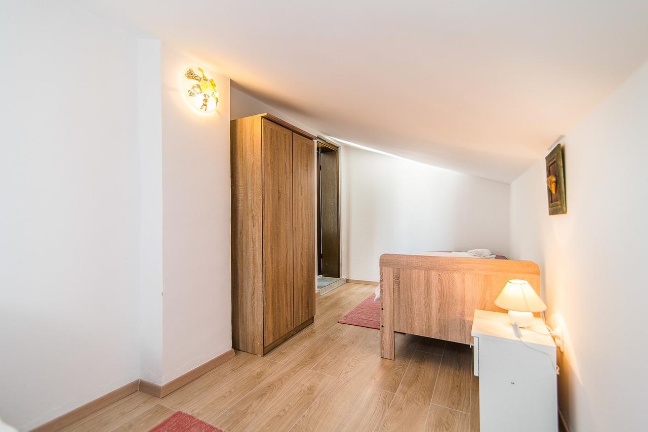 Apartments Dino Пореч Екстер'єр фото