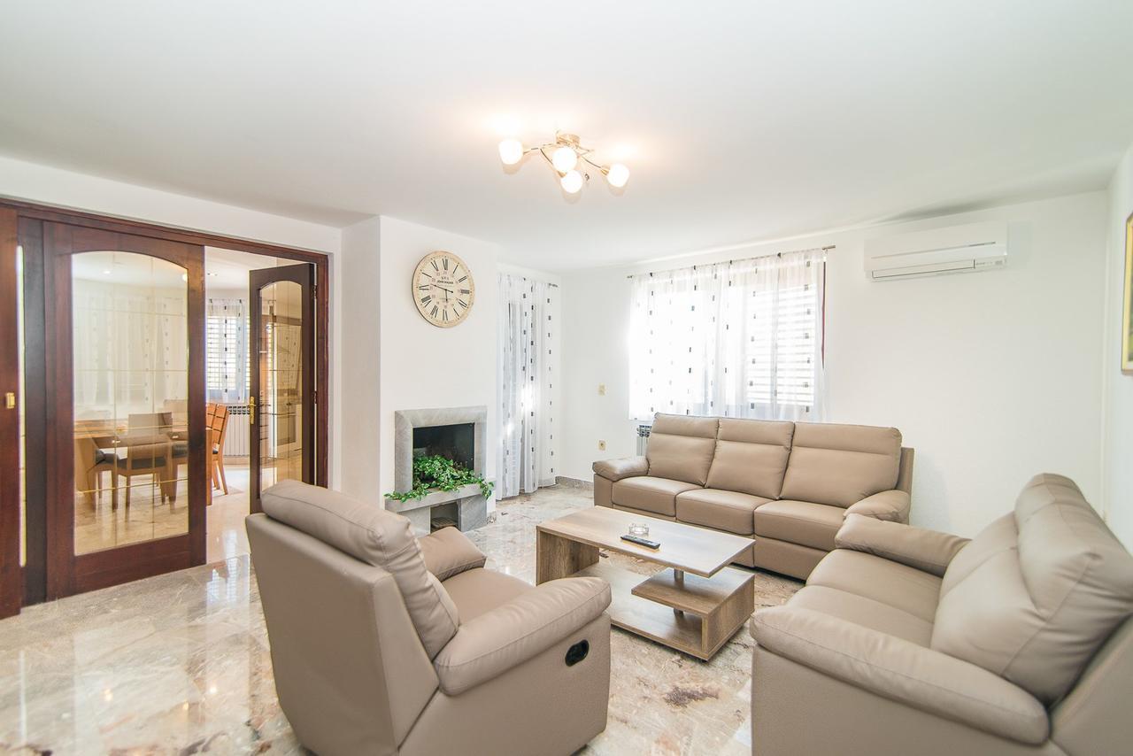 Apartments Dino Пореч Екстер'єр фото